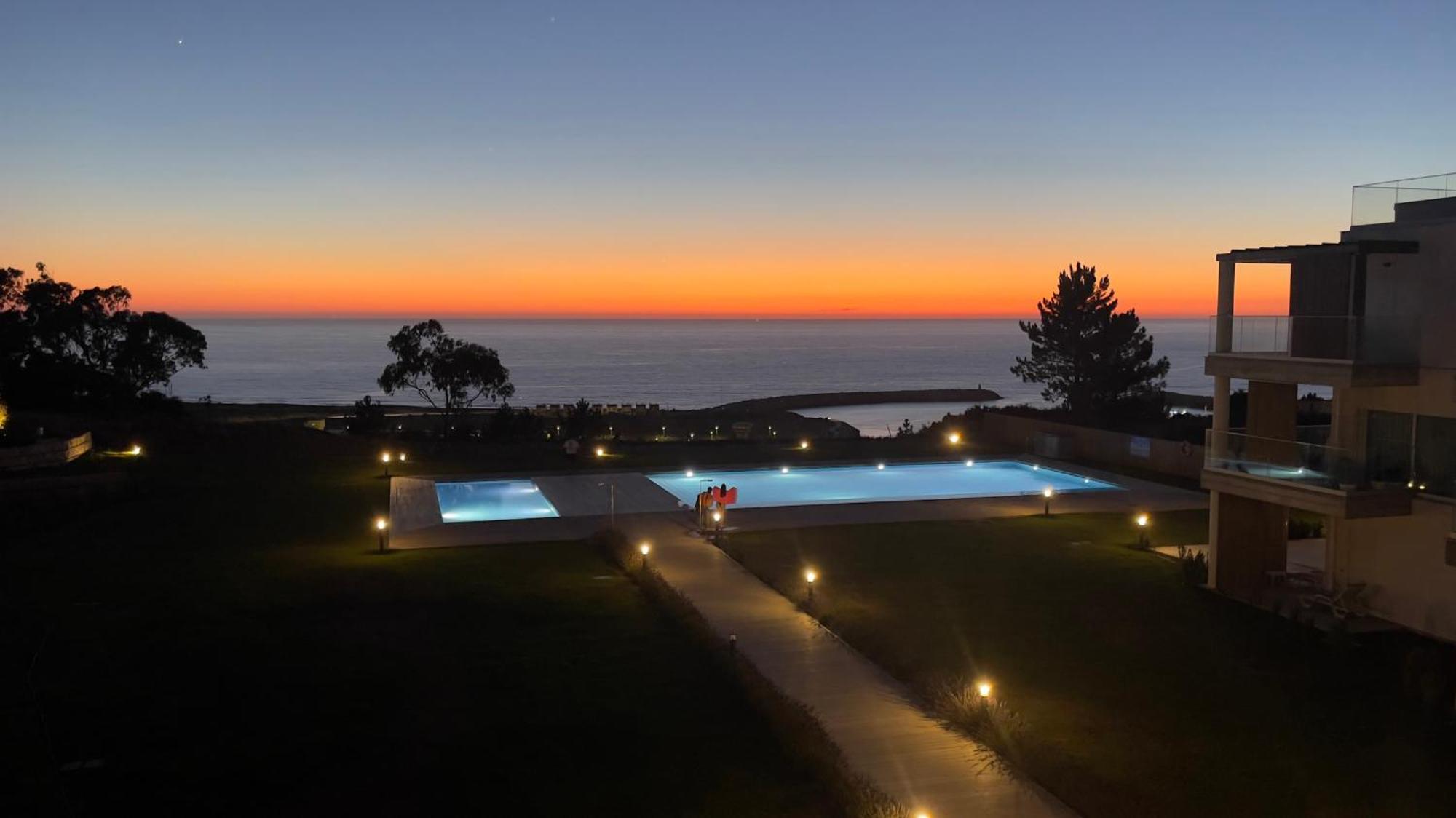 Mar A Vista - Condominium With Pool, Gym And Sea Views Nazaré Exteriör bild