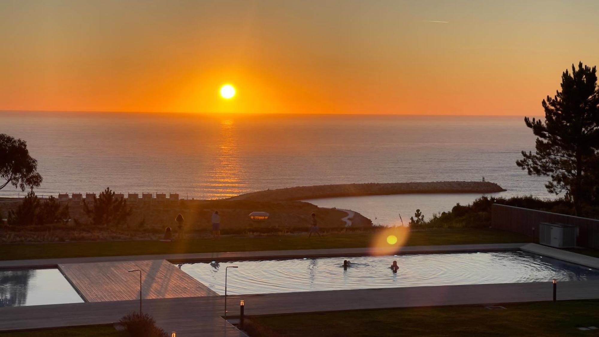 Mar A Vista - Condominium With Pool, Gym And Sea Views Nazaré Exteriör bild