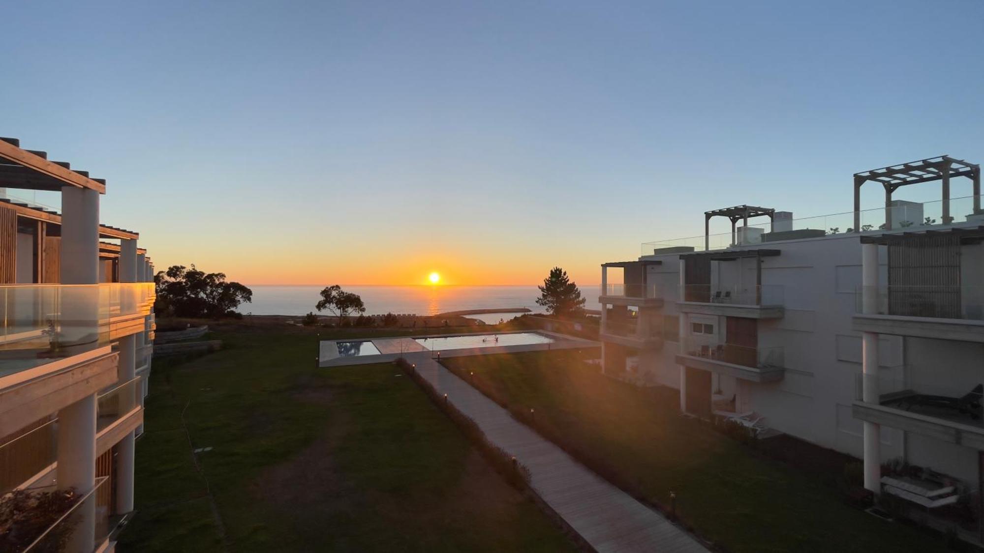 Mar A Vista - Condominium With Pool, Gym And Sea Views Nazaré Exteriör bild