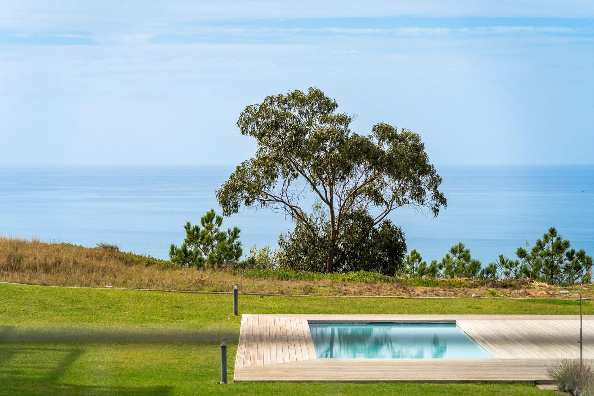 Mar A Vista - Condominium With Pool, Gym And Sea Views Nazaré Exteriör bild