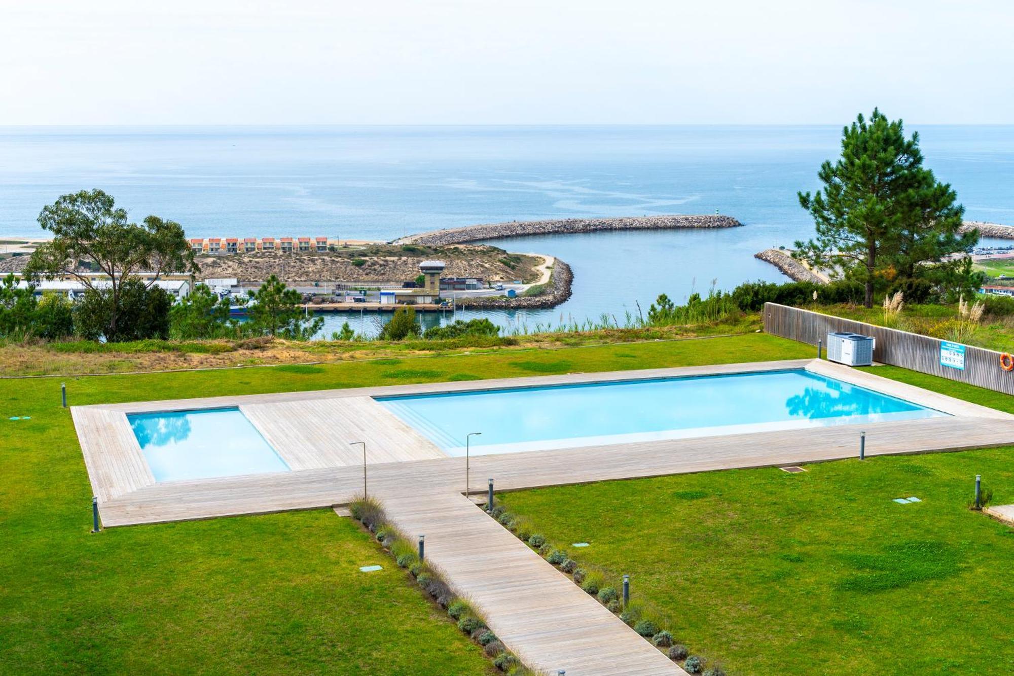 Mar A Vista - Condominium With Pool, Gym And Sea Views Nazaré Rum bild