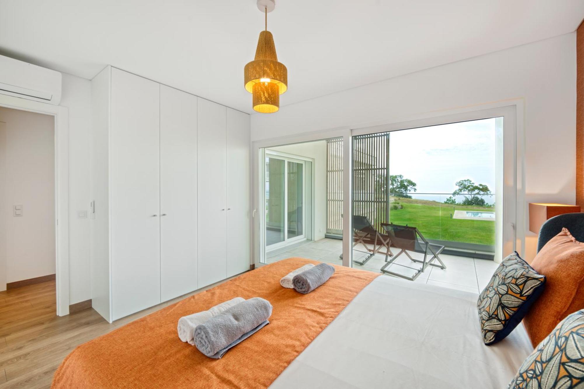 Mar A Vista - Condominium With Pool, Gym And Sea Views Nazaré Rum bild