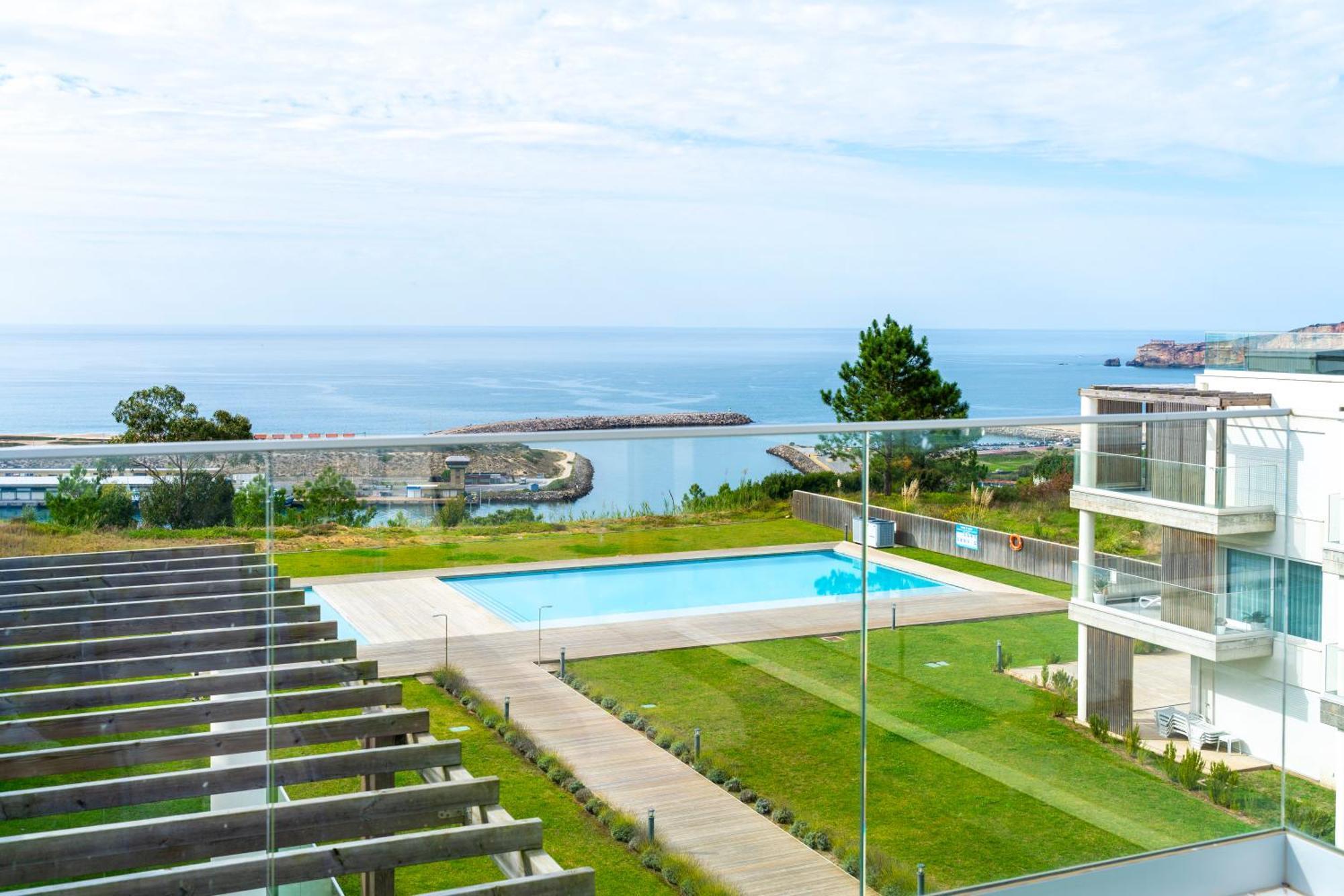 Mar A Vista - Condominium With Pool, Gym And Sea Views Nazaré Rum bild